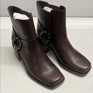 Kelsi Dagger Women’s Brown Leather Ankle Boots